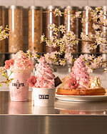 キス トリーツ トウキョウ春限定スイーツ、“桜クッキー×紅茶パウンドケーキ入り”アイスクリーム｜写真1