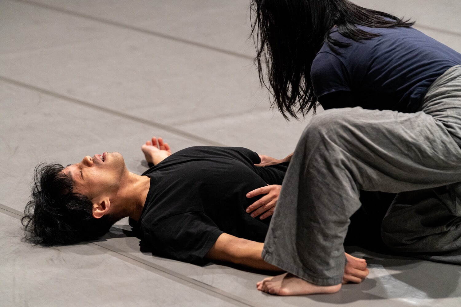 ［参考図版］ 谷中佑輔 《空気きまぐれ》 2023年
ダンス 60分 撮影：松見拓也