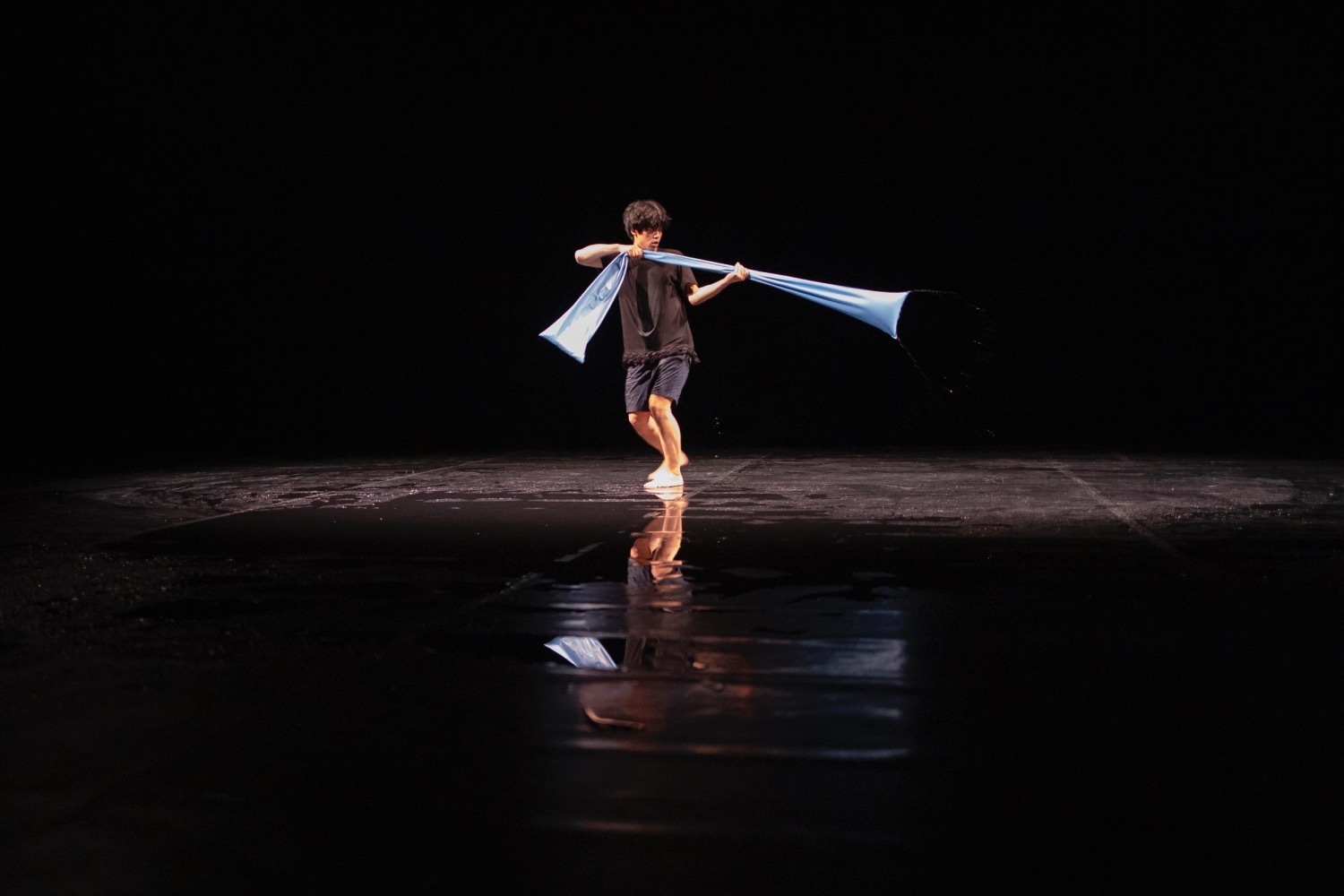 美術館｜谷中佑輔の個展が十和田市現代美術館で、”身体の弱さに向き合う” 新作インスタレーション・彫刻を発表