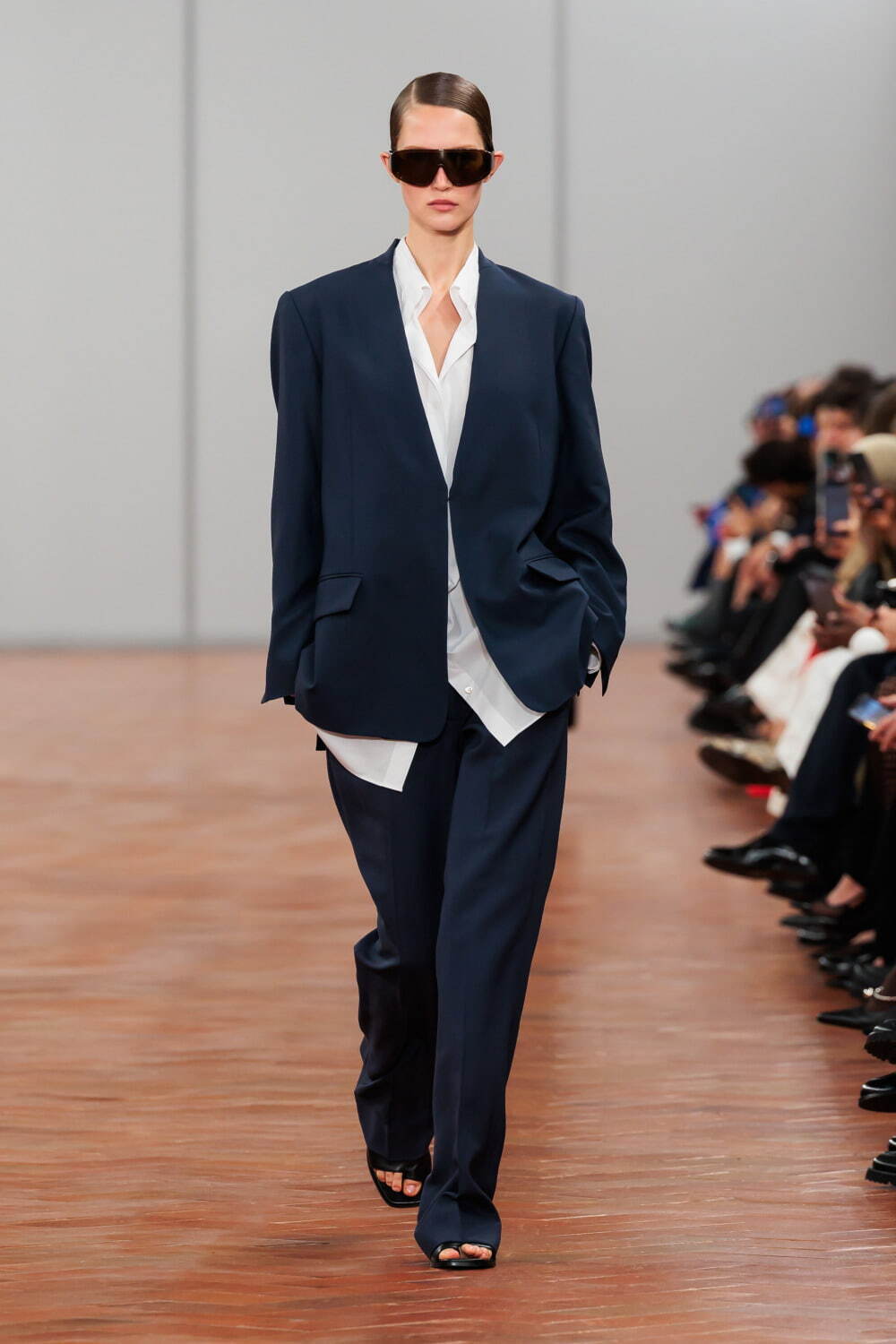 コス(COS) 2024年春夏ウィメンズ&メンズコレクション  - 写真14