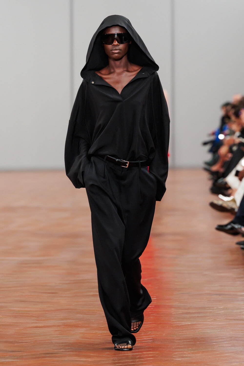 コス(COS) 2024年春夏ウィメンズ&メンズコレクション  - 写真27