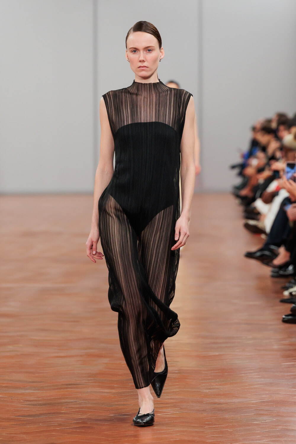 コス(COS) 2024年春夏ウィメンズ&メンズコレクション  - 写真32