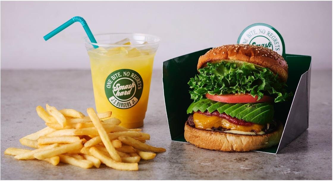 J.S. バーガーズ カフェ ジュニア アボカドチーズバーガーセット 1,694円(ドリンクバー飲み放題＋フレンチフライ)
