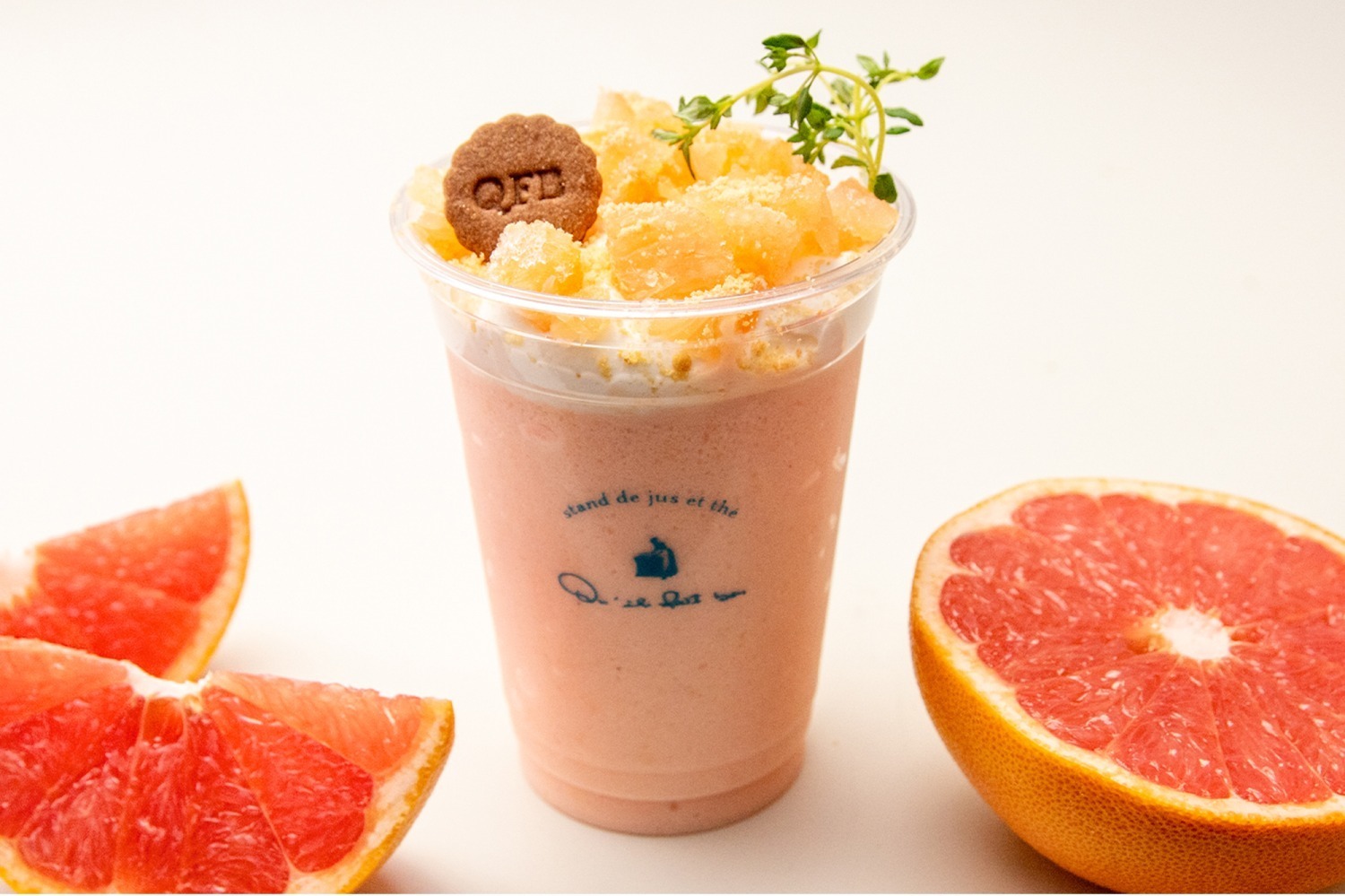 キル フェ ボンのドリンク専門店「スタンド ジュ エ テ」ピンク