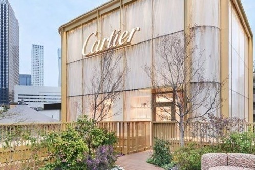 カルティエの新ブティックが麻布台ヒルズに - 庭園から着想を得た店内空間、2階には完全予約制サロン