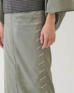 ザ・ヤード 2024年春夏きもの - 茜色の有松鳴海絞りのゆかたや縄文編みのコラボバッグなど｜写真9