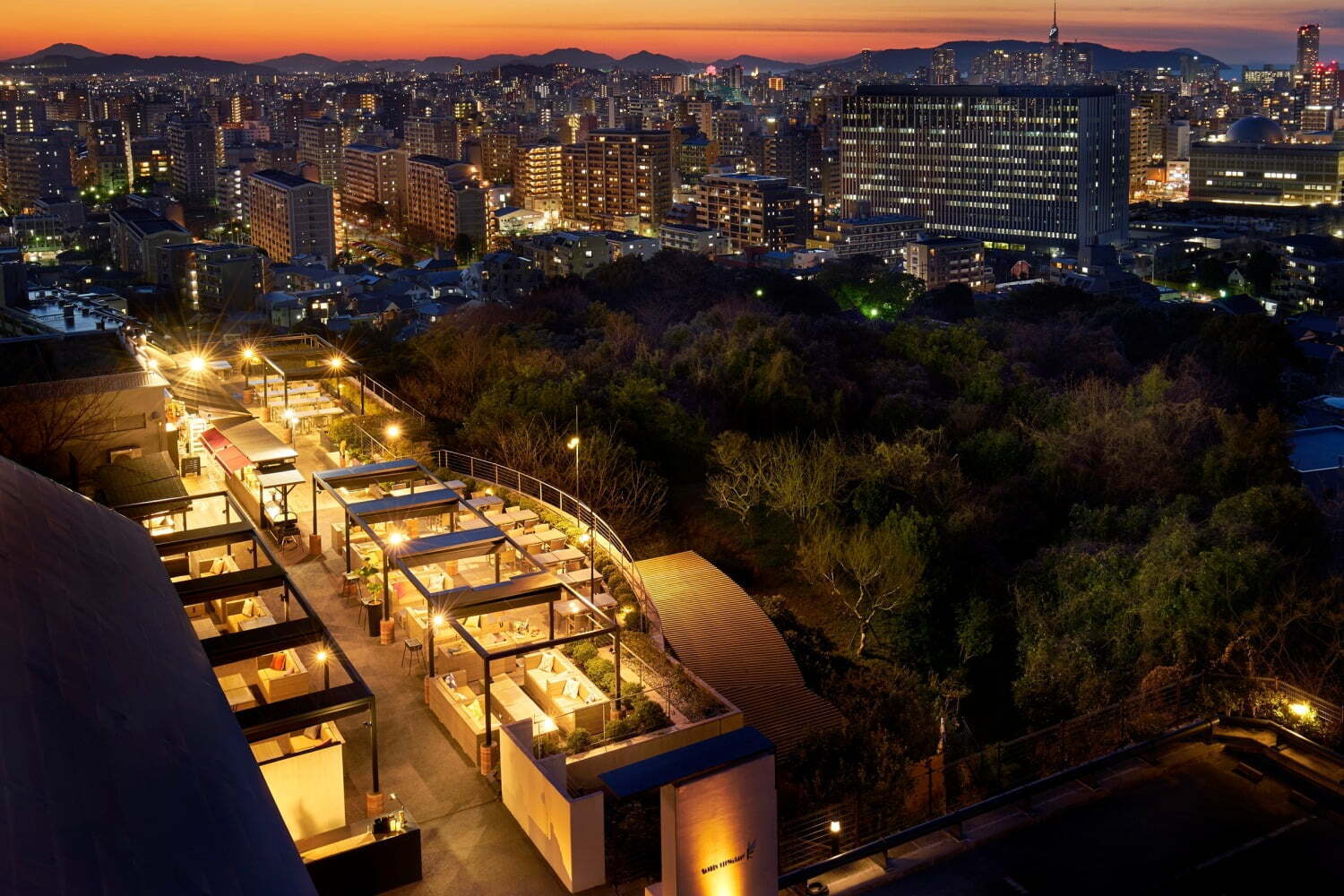 ビール｜ヒルトップリゾート 福岡“だれでも楽しめる”絶景ビアテラス、BBQステーキやサラダバーなど