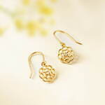 4℃の春ジュエリー、ミモザを表現したレモンクォーツのネックレス＆ライラックの花びら着想ピアスなど｜写真16