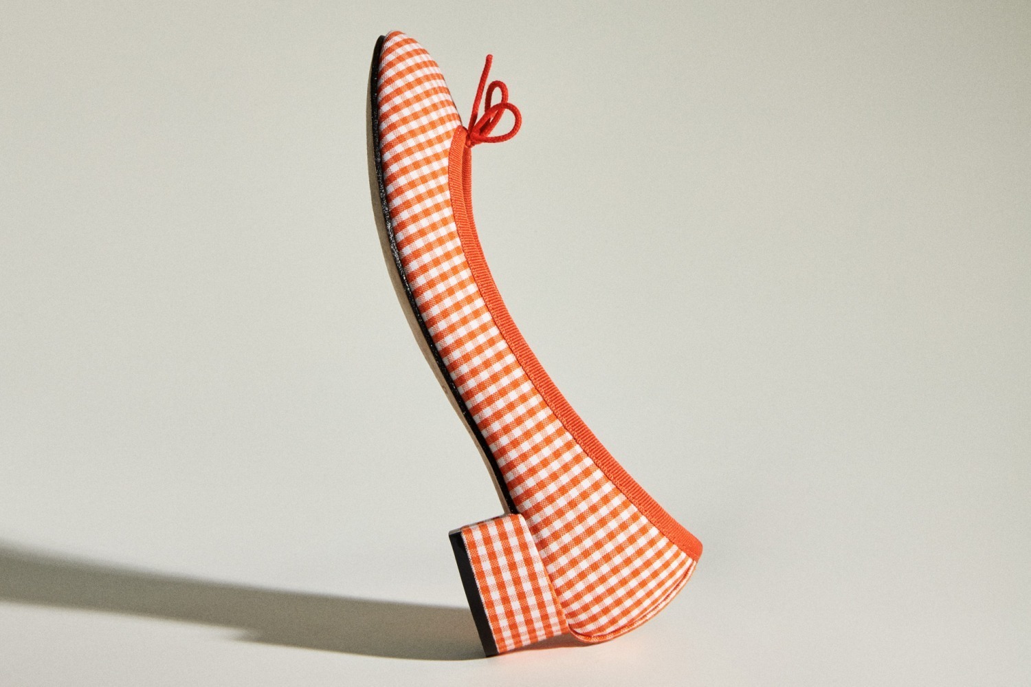 レペット“パリの夏”着想の24年春夏シューズ、ミントカラーやギンガムチェックのバレエシューズなど