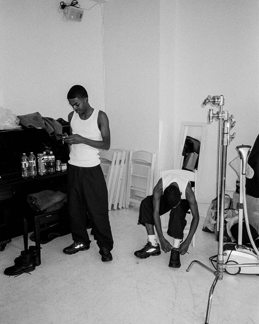 ミズノ×ヴァイナルアーカイブのコラボスニーカー、多彩な素材を用いた異素材MIXアッパー｜写真5