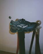 ミズノ×ヴァイナルアーカイブのコラボスニーカー、多彩な素材を用いた異素材MIXアッパー｜写真1