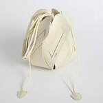 ウジョーから初のバッグ、“花のツボミ”型バッグ＆大ぶりボールチェーン付きポーチ｜写真7