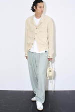 ウジョーから初のバッグ、“花のツボミ”型バッグ＆大ぶりボールチェーン付きポーチ｜写真13