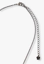 アナ スイ“ぷっくりチェリー”のアクセサリー、茎に蝶と蛇が絡みつくピアス＆ビーズのブレスレット｜写真21