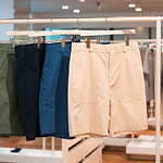 ユニクロ×JW アンダーソン ウィメンズ、英国工芸品着想の配色ライン入りセーターなど｜写真18