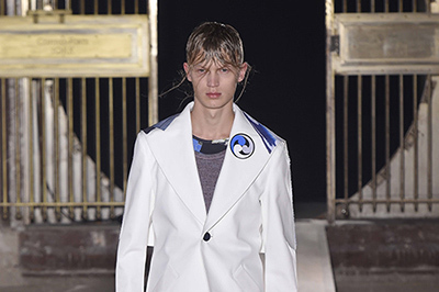 ラフ シモンズ(RAF SIMONS) コレクション - ファッションプレス