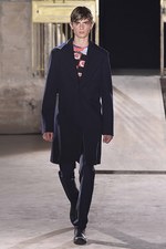 ラフ シモンズ 2015年春夏コレクション - デザイナーの記憶とリンクするクリエイティビティ｜写真2