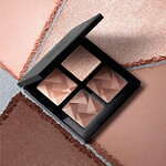 シュウ ウエムラ24年夏コスメ、“シックなミュートカラー”の新色アイパレット＆新色なぎなたアイブロー｜写真1