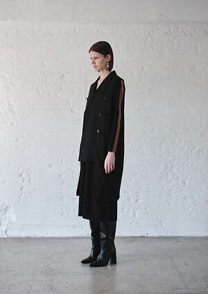 ヒビキ ナカミナミ(Hibiki Nakaminami) 2024-25年秋冬ウィメンズ&メンズコレクション  - 写真1