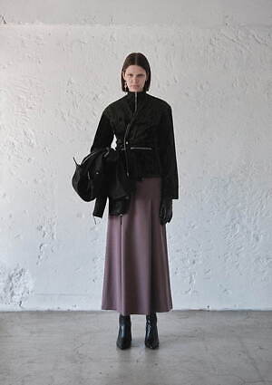 ヒビキ ナカミナミ(Hibiki Nakaminami) 2024-25年秋冬ウィメンズ&メンズコレクション  - 写真6