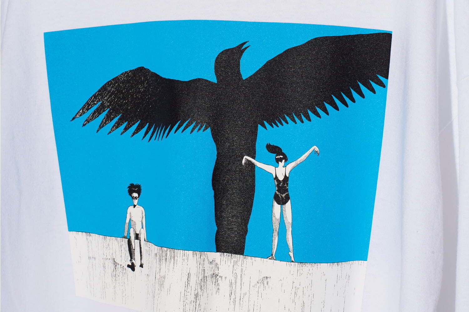 ジュヴェナイル ホール ロールコール×漫画『踊るミシン』Tシャツやスカーフ、鮮やかなグラフィックで