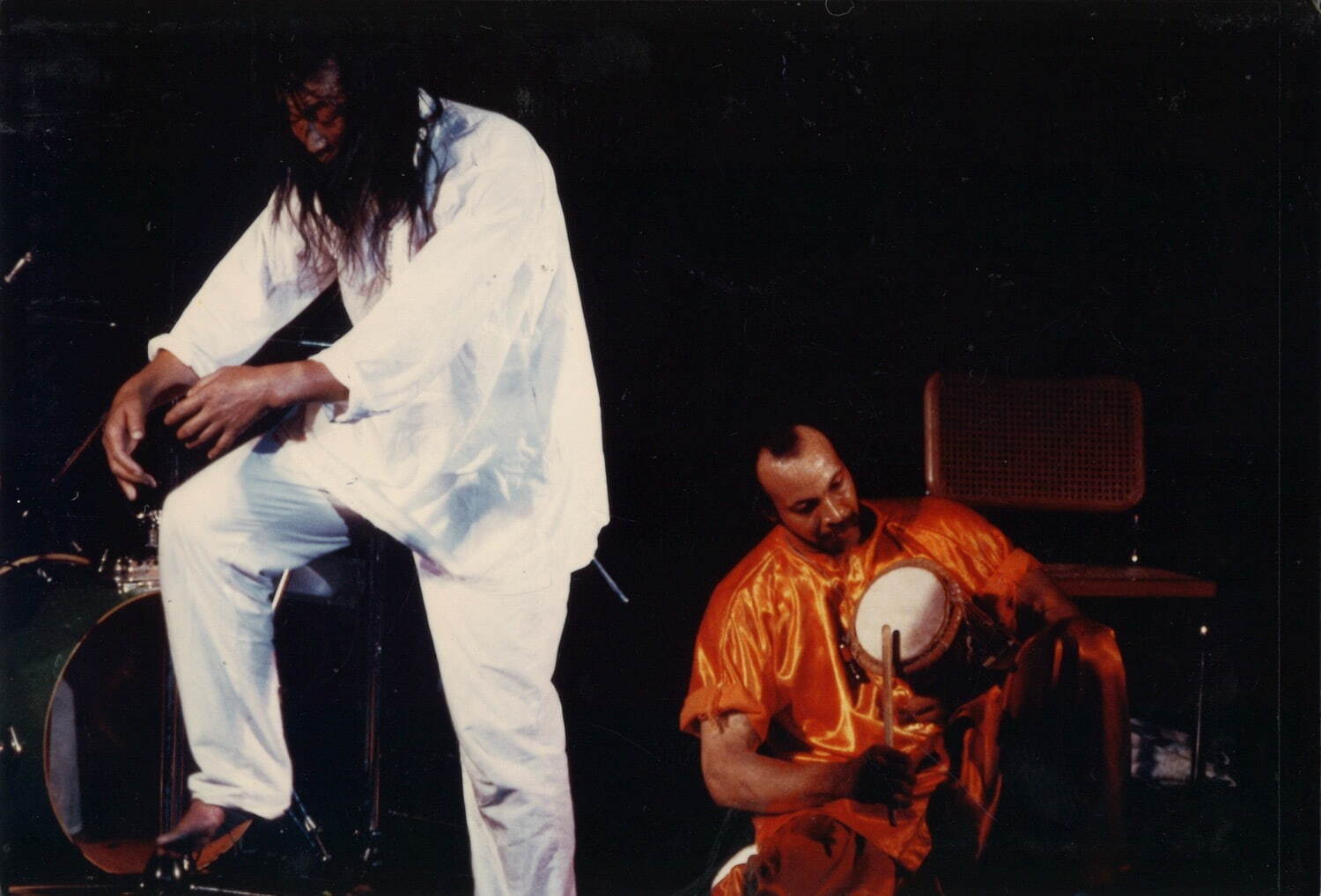 ミルフォード・グレーブス、田中泯 「舞踏と打楽器の共演」 1988年
画像提供:Madada