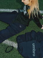 アトモス ピンク×アンブロ、ゲームシャツや“シャーリング入り”ジャージセットアップ｜写真67