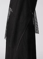 リミ フゥ“花柄レース”のアシンメトリードレス＆安全ピンのチェーン配したドレープジャケット｜写真31