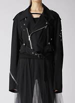 リミ フゥ“花柄レース”のアシンメトリードレス＆安全ピンのチェーン配したドレープジャケット｜写真23