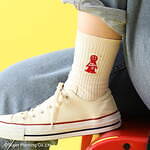 タビオ×ミスター・フレンドリーの靴下、大きめ刺繍入りや愛らしい表情の総柄プリントソックスなど｜写真6