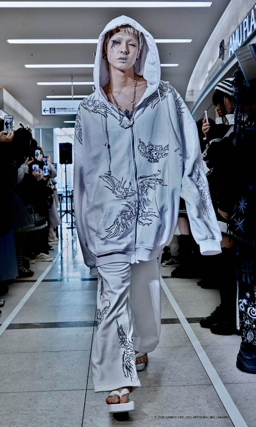 イクミ(IKUMI) 2023-24年秋冬ウィメンズ&メンズコレクション