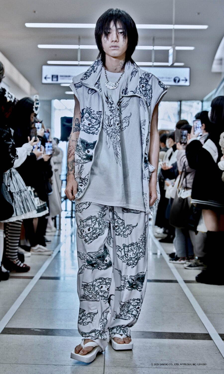 イクミ(IKUMI) 2023-24年秋冬ウィメンズ&メンズコレクション