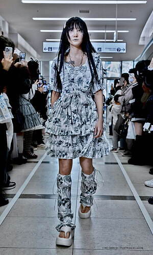 イクミ(IKUMI) 2023-24年秋冬ウィメンズ&メンズコレクション  - 写真12