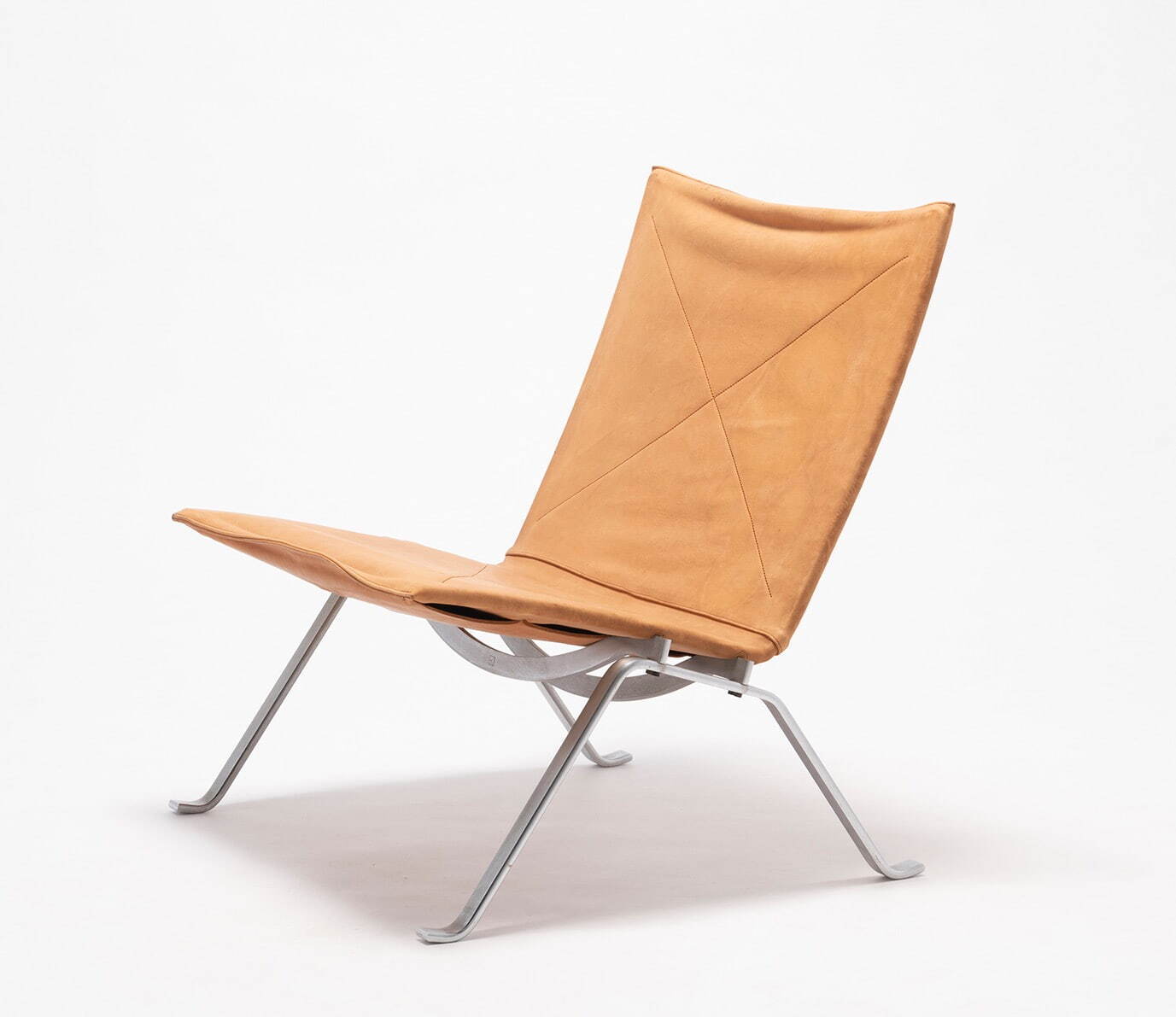 ポール・ケアホルム 《PK 22》 1956年
スチール、革 織田コレクション／北海道東川町蔵
撮影：大塚友記憲