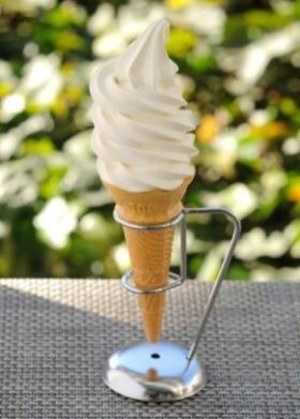 グランド ハイアット 東京の贅沢な夏、金箔・燕の巣のかかったマンゴーかき氷|写真3