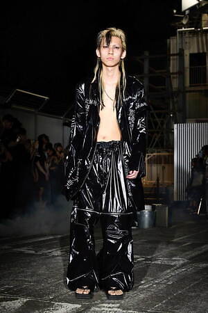 イクミ(IKUMI) 2024年春夏ウィメンズ&メンズコレクション  - 写真2