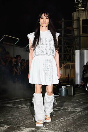 イクミ(IKUMI) 2024年春夏ウィメンズ&メンズコレクション  - 写真16