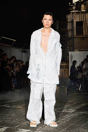 イクミ(IKUMI) 2024年春夏ウィメンズ&メンズコレクション  - 写真17