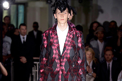 ヘリンボーン｜コム デ ギャルソン・オム プリュス 2015年春夏コレクション - 服が武器の「平和の軍隊」