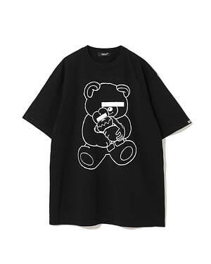 アンダーカバー×バウンティーハンターの白黒Tシャツ＆フィギュア、ベアとスカルくんがコラボ｜写真1