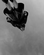 Y-3の24年春夏、“繭のようなアッパー”の厚底ランニングシューズや左右非対称スニーカーなど｜写真5