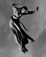 Y-3の24年春夏、“繭のようなアッパー”の厚底ランニングシューズや左右非対称スニーカーなど｜写真9