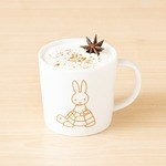 代官山「ミッフィーカフェ」から“ミッフィーの顔”入りワッフルなど新メニュー、フィナンシェ柄グッズも｜写真4