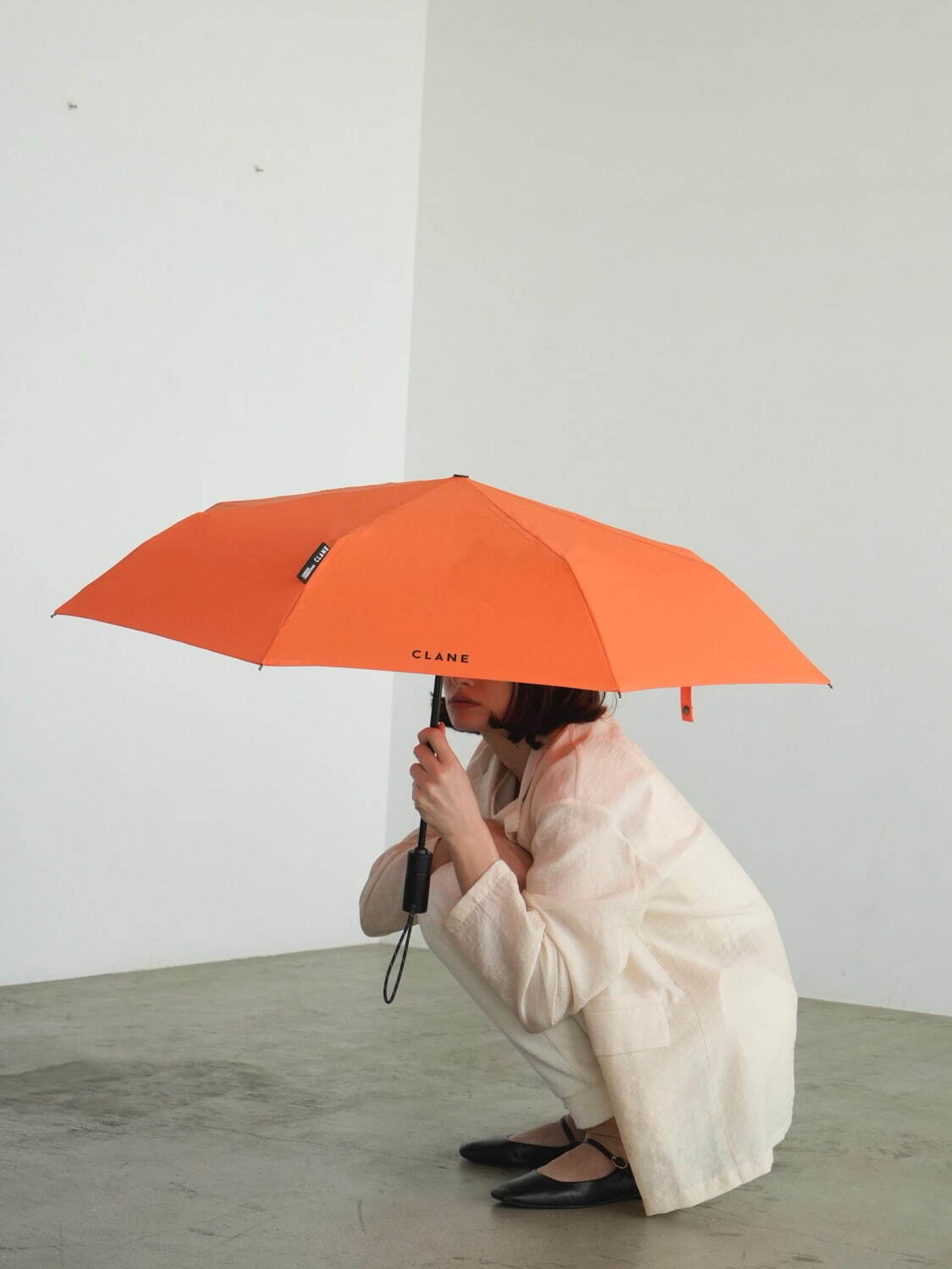 クラネ×ロンドンアンダーカバーの“晴雨兼用”折りたたみ傘