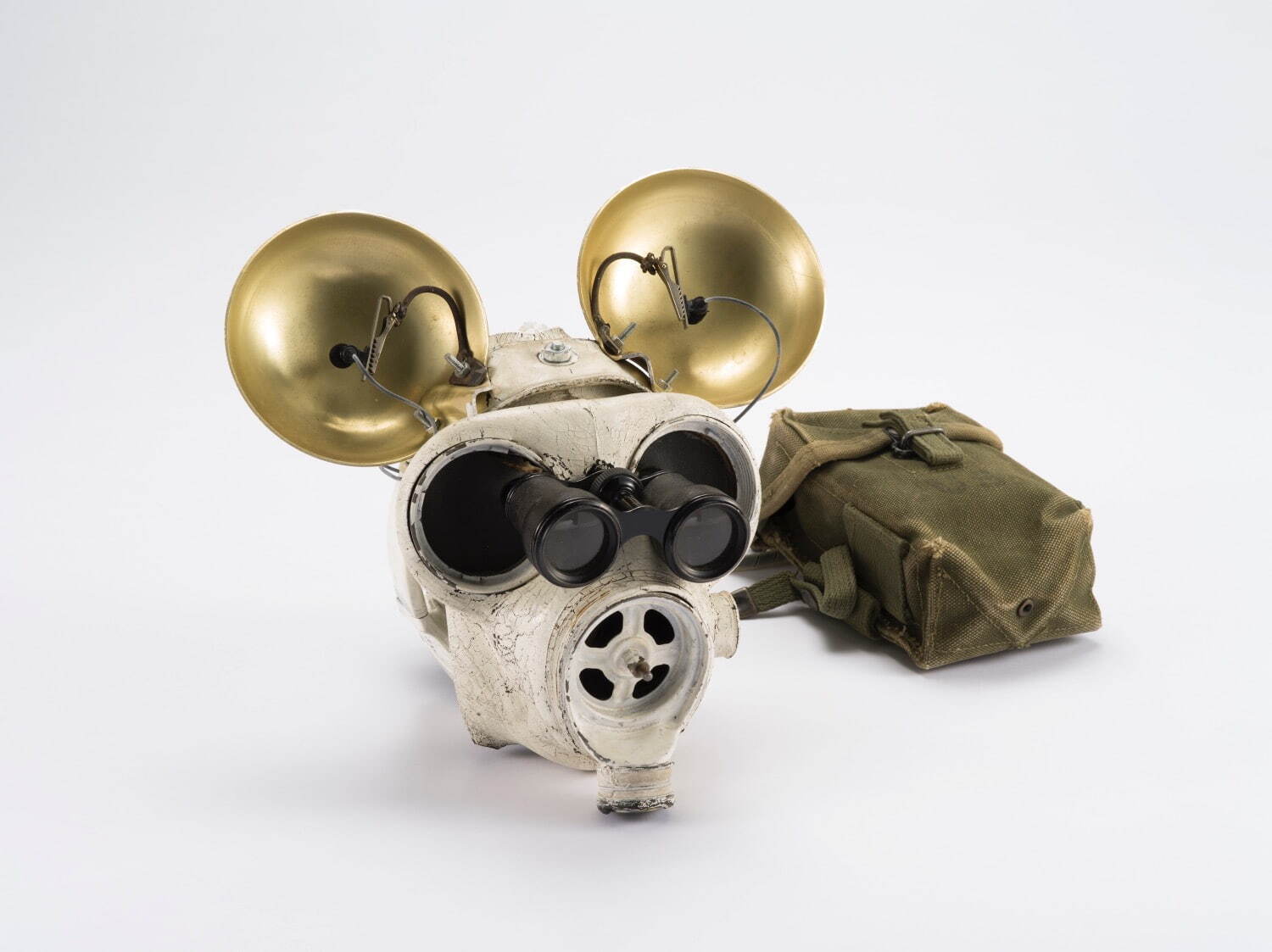 ヤノベケンジ 《ミッキーマスク》1991年(オリジナル)／2000年(普及用コピーバージョン)
［4月6日(土)〜6月9日(日)展示］