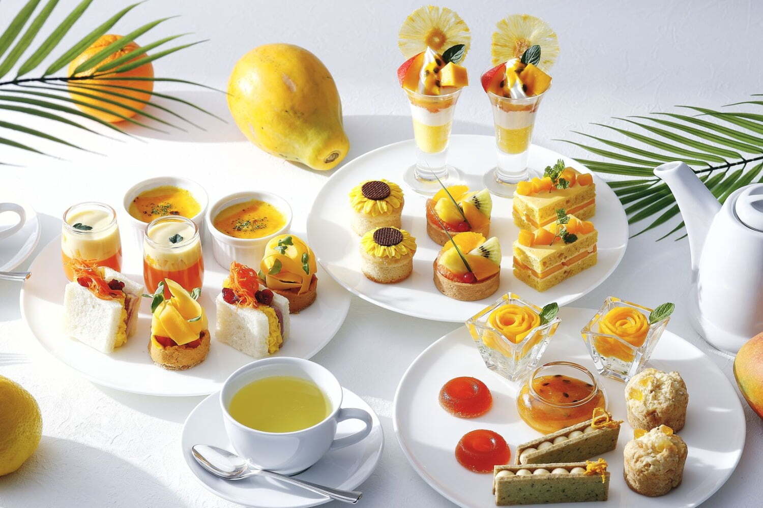 東京マリオットホテルの夏アフタヌーンティー、“薔薇”マンゴーやひまわりマフィンなどヴィーガンスイーツ