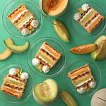 キハチ 青山本店「KIHACHIのダブルメロンパイ」赤肉と青肉、旬のメロン2種が主役の限定スイーツ｜写真1