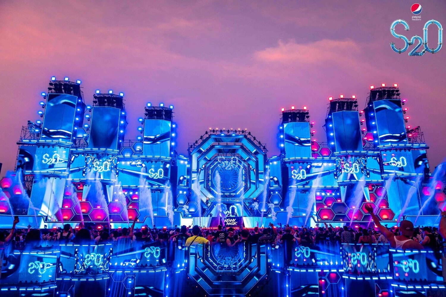 ＜東京＞お台場の“ずぶ濡れ”音楽フェス「エス・ツー・オー・ジャパン 2024」