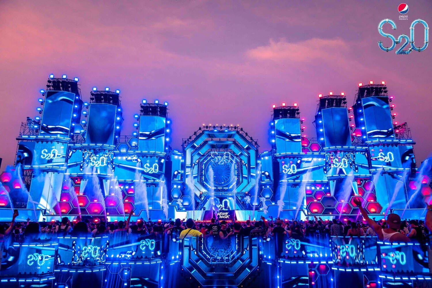 EDM｜ずぶ濡れになる音楽フェス「エス・ツー・オー・ジャパン 2024」お台場で、タイ水かけ祭りと音楽が融合