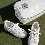 ジミー チュウ / マルボンゴルフ初コラボ、ダイアモンドソールのシューズやモノグラムのゴルフバッグ｜写真1